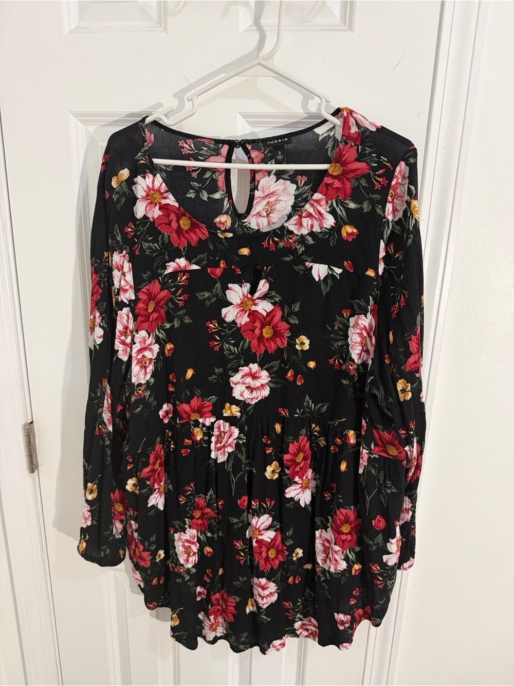 torrid Black Floral Scoop Neck Tunic Size 3